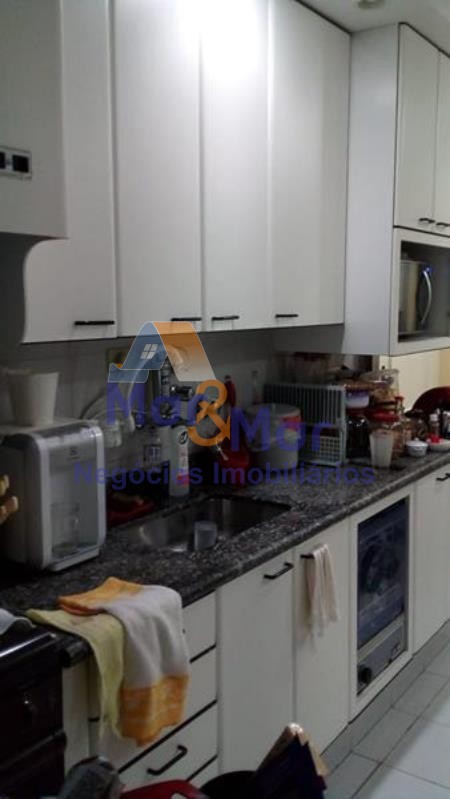 Apartamento na Praia das Pitangueiras, Guarujá - SP
