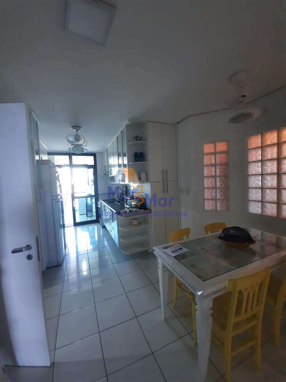 Apartamento-4-dormitorios-Pitangueiras