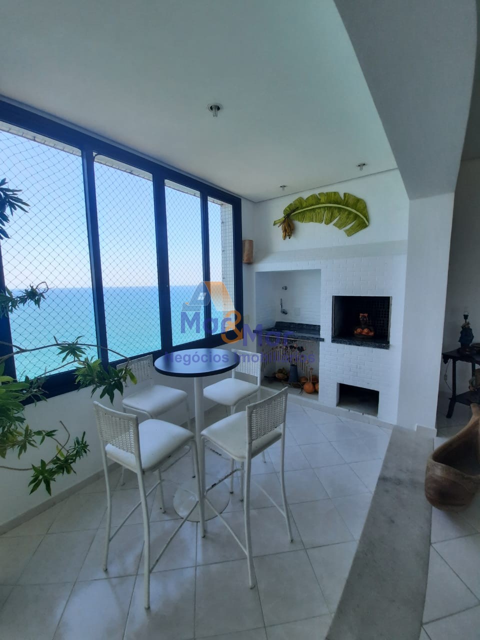 Apartamento-4-dormitorios-Pitangueiras