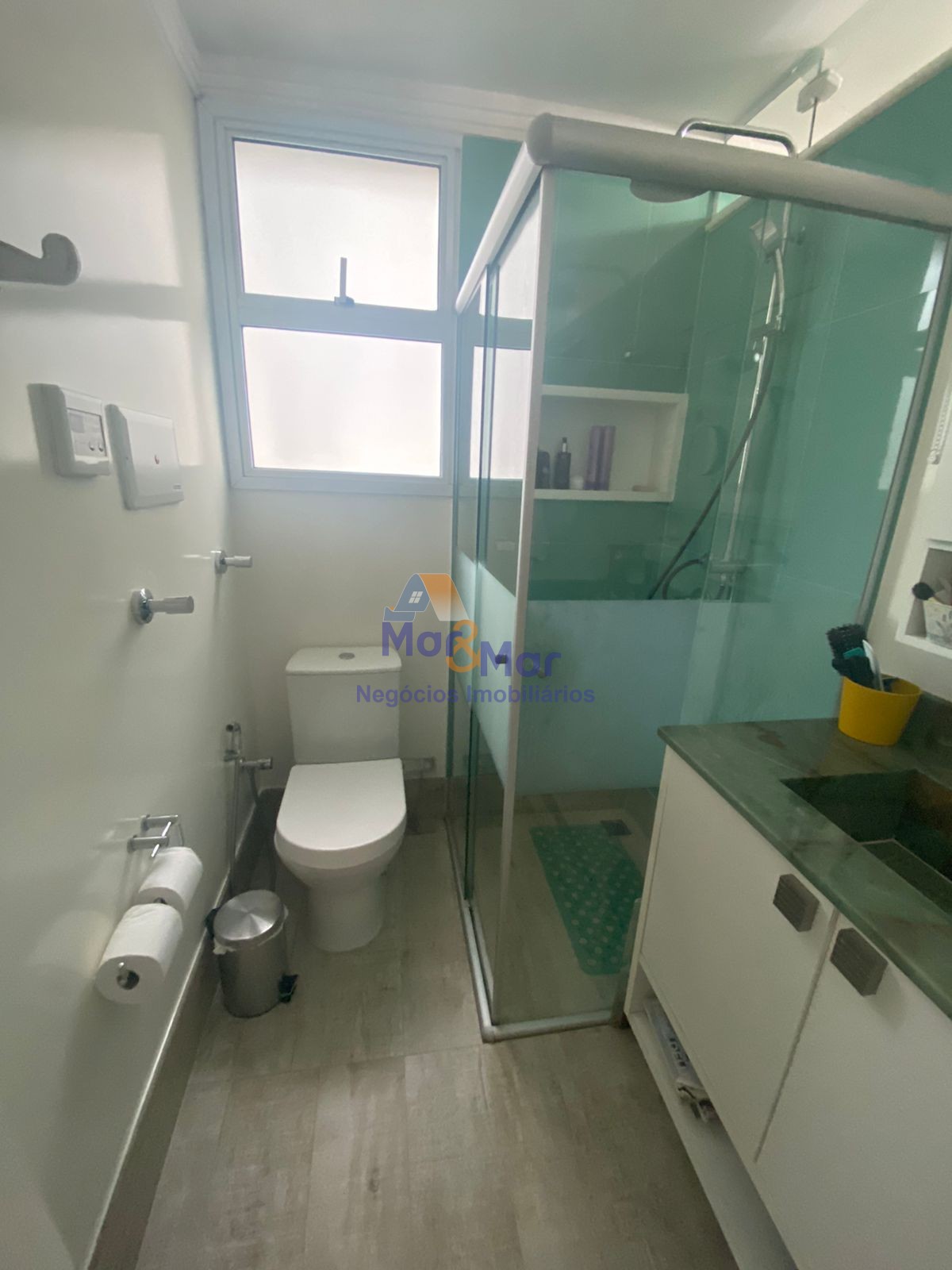 Apartamento na Praia das Pitangueiras, Guarujá - SP