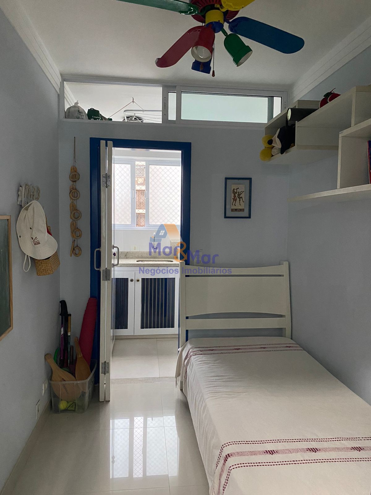 Apartamento na Praia das Pitangueiras, Guarujá - SP