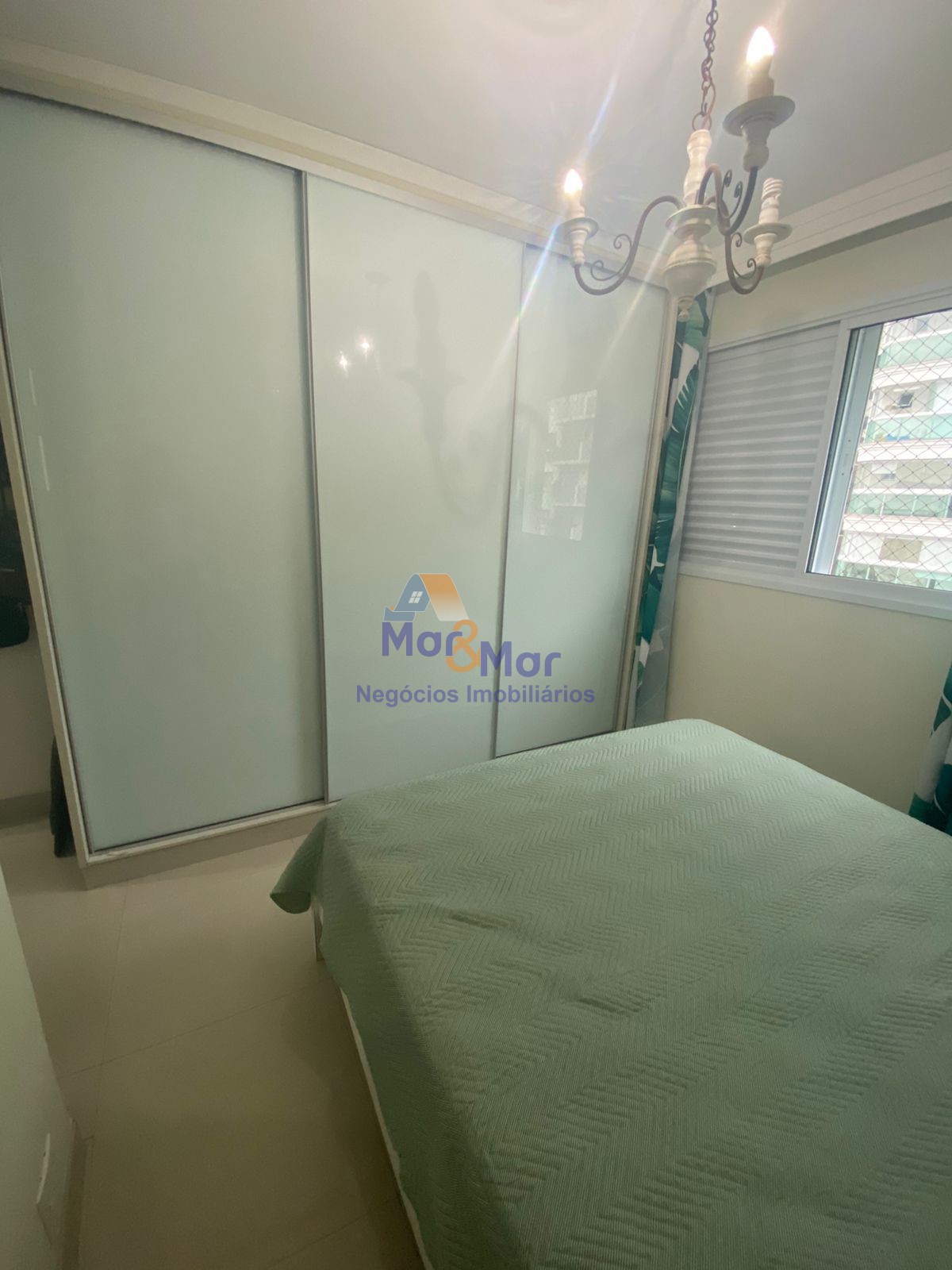 Apartamento na Praia das Pitangueiras, Guarujá - SP