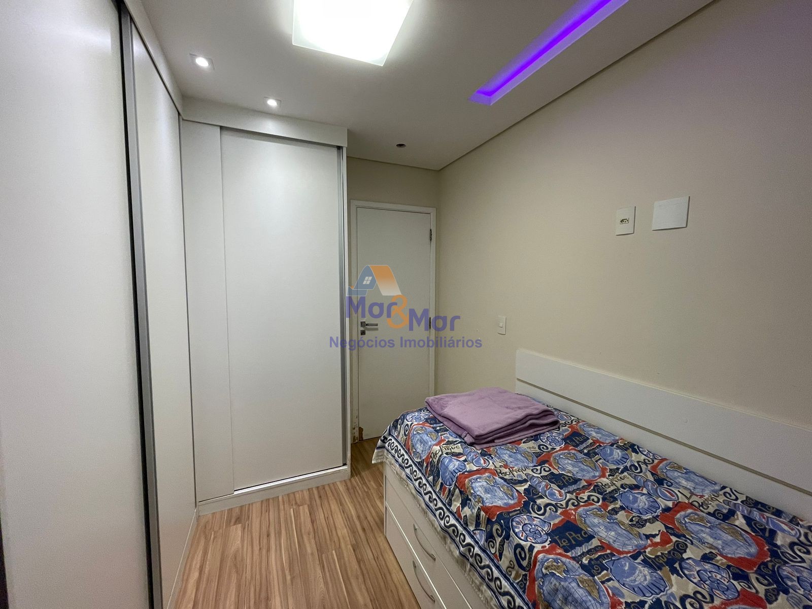 Apartamento na Praia das Astúrias, Guarujá - SP