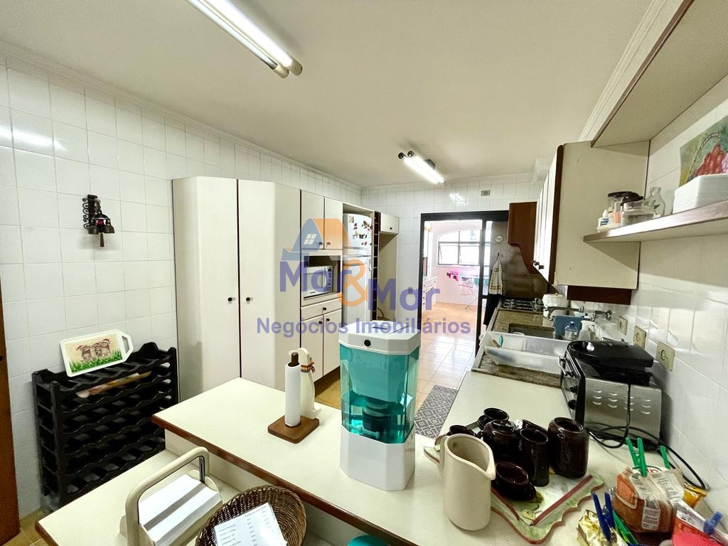 Apartamento na Praia das Pitangueiras, Guarujá - SP