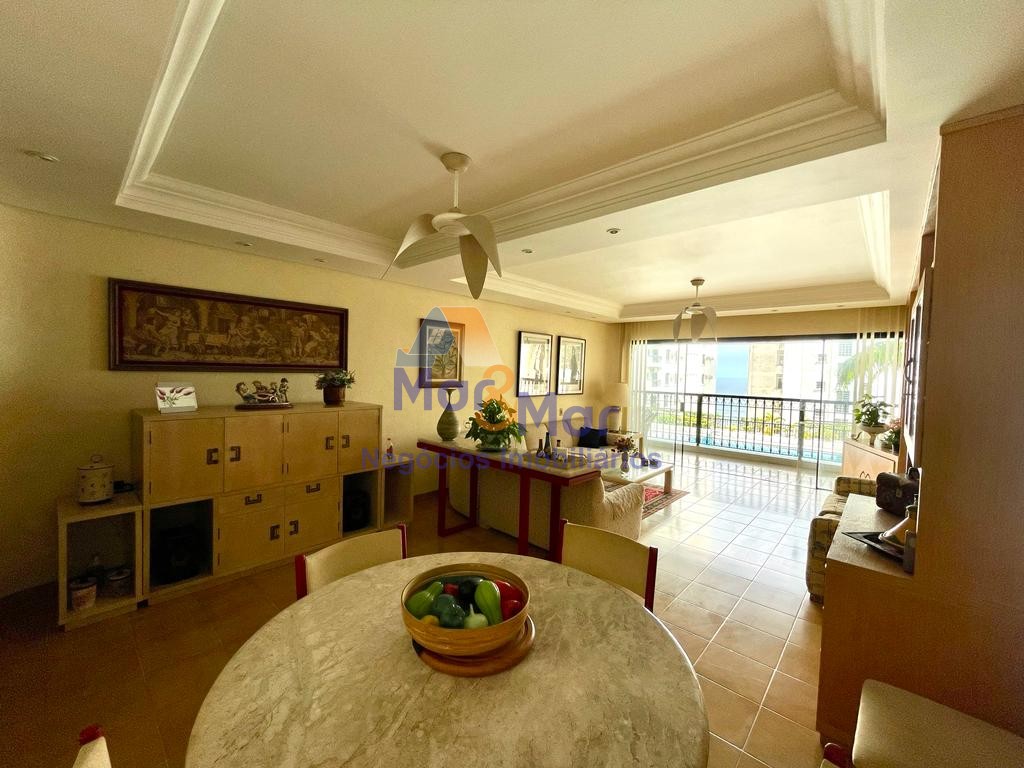 Apartamento na Praia das Pitangueiras, Guarujá - SP