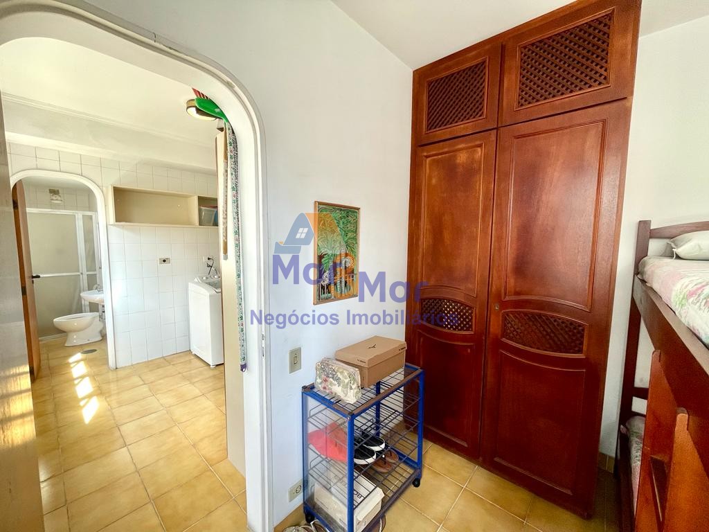 Apartamento na Praia das Pitangueiras, Guarujá - SP
