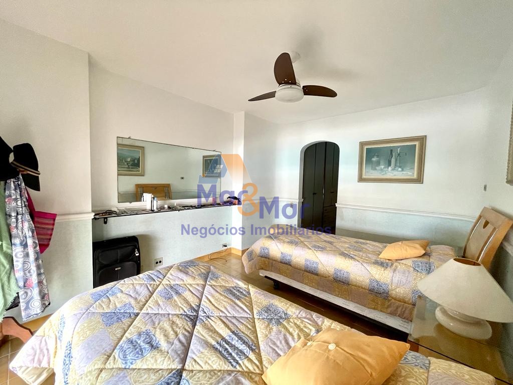 Apartamento na Praia das Pitangueiras, Guarujá - SP