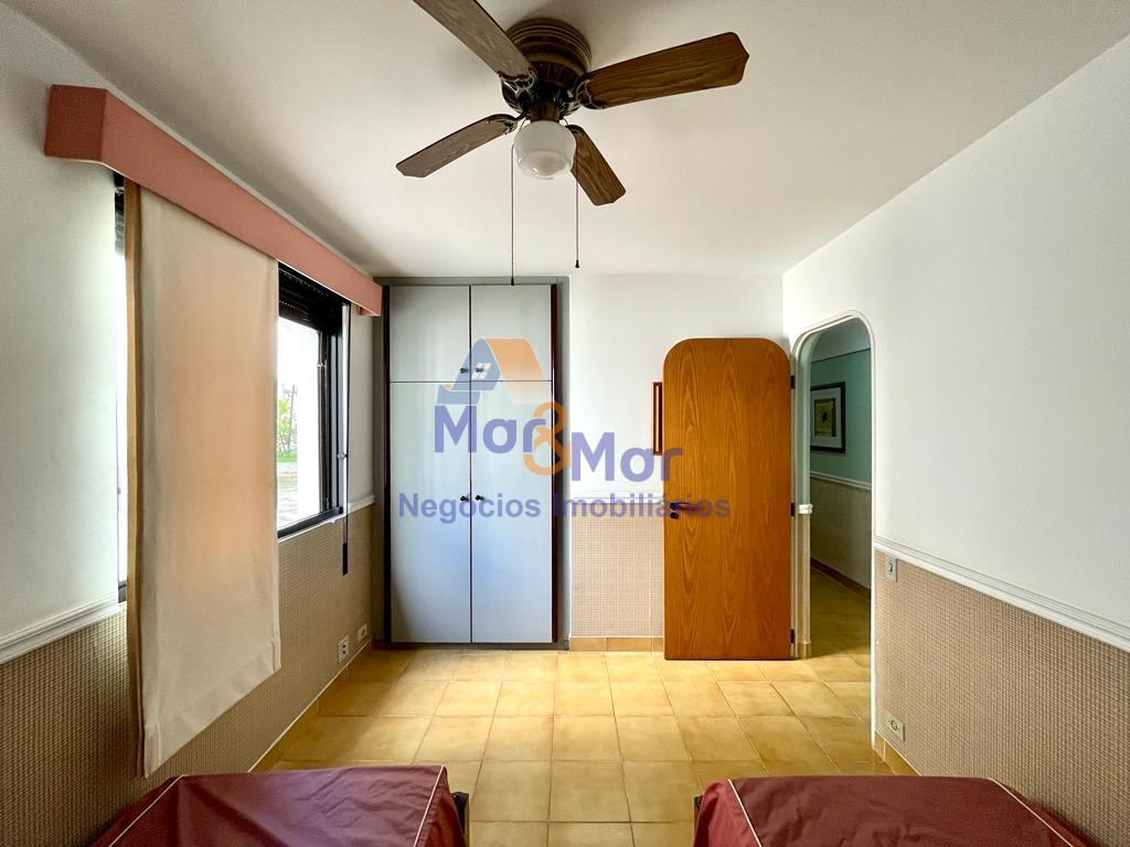 Apartamento na Praia das Pitangueiras, Guarujá - SP