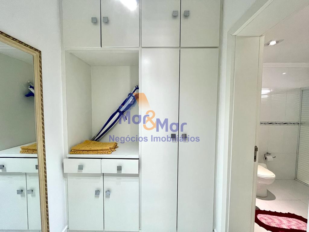 Apartamento na Praia das Pitangueiras, Guarujá - SP