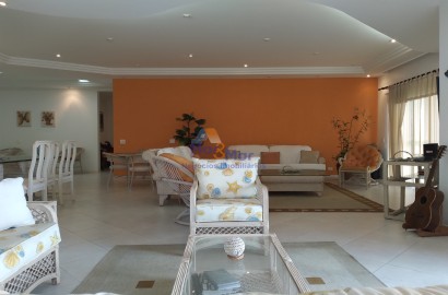 Apartamento na Praia das Pitangueiras, Guarujá - SP