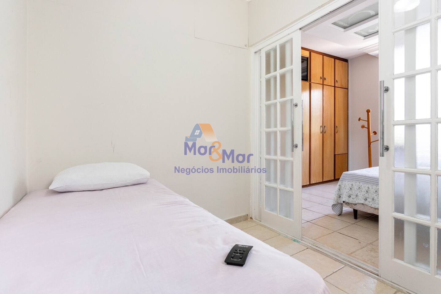 Apartamento na Praia das Pitangueiras, Guarujá - SP