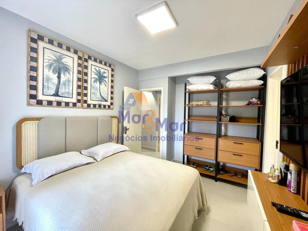Apartamento na Praia das Pitangueiras, Guarujá - SP