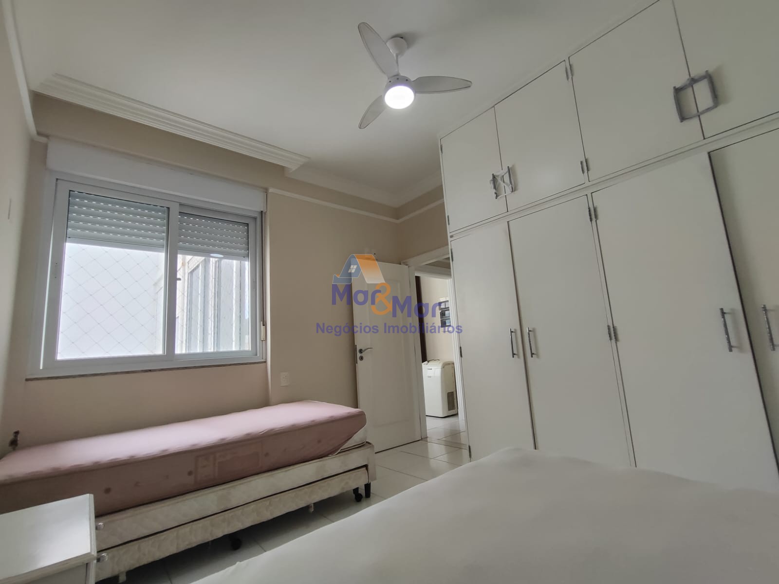 Apartamento Frente ao Mar nas Pitangueiras, Guarujá - SP