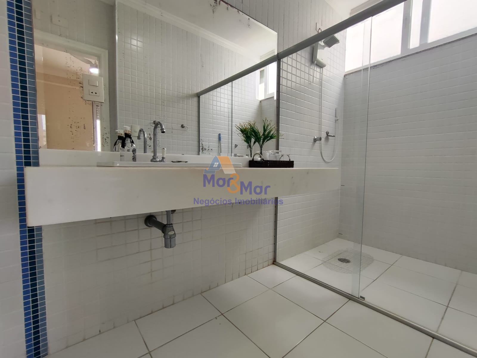 Apartamento Frente ao Mar nas Pitangueiras, Guarujá - SP