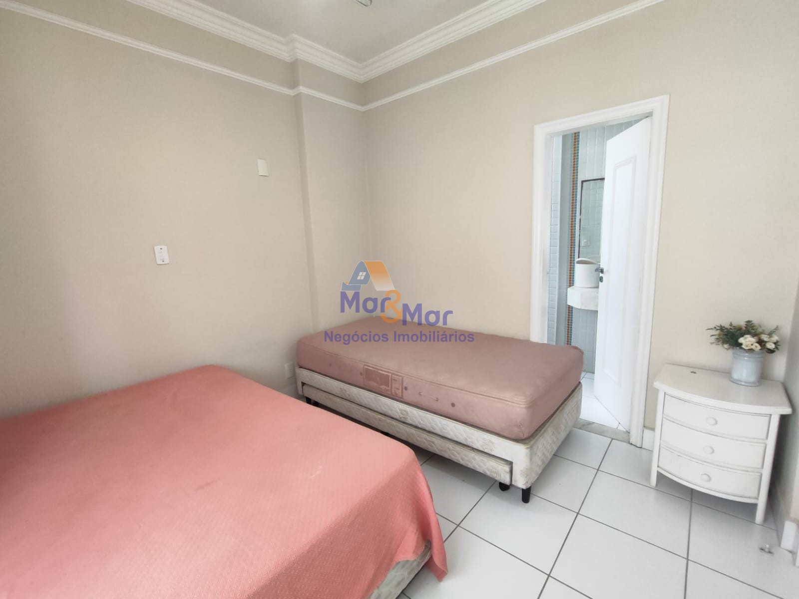 Apartamento Frente ao Mar nas Pitangueiras, Guarujá - SP