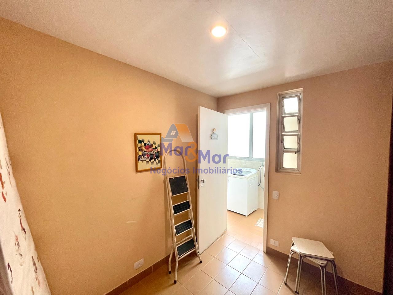 Apartamento na Praia das Pitangueiras, Guarujá - SP