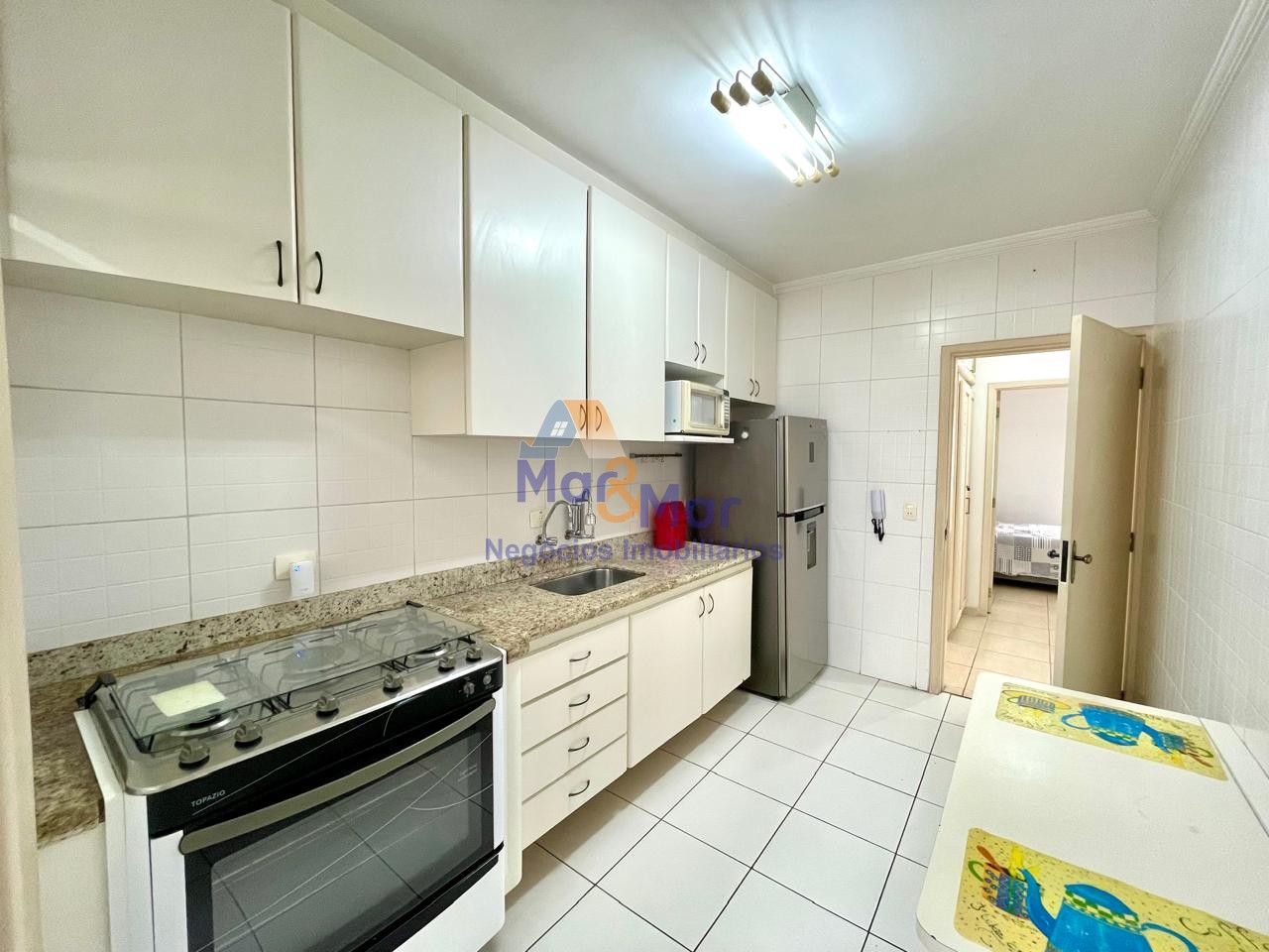 Apartamento na Praia das Pitangueiras, Guarujá - SP