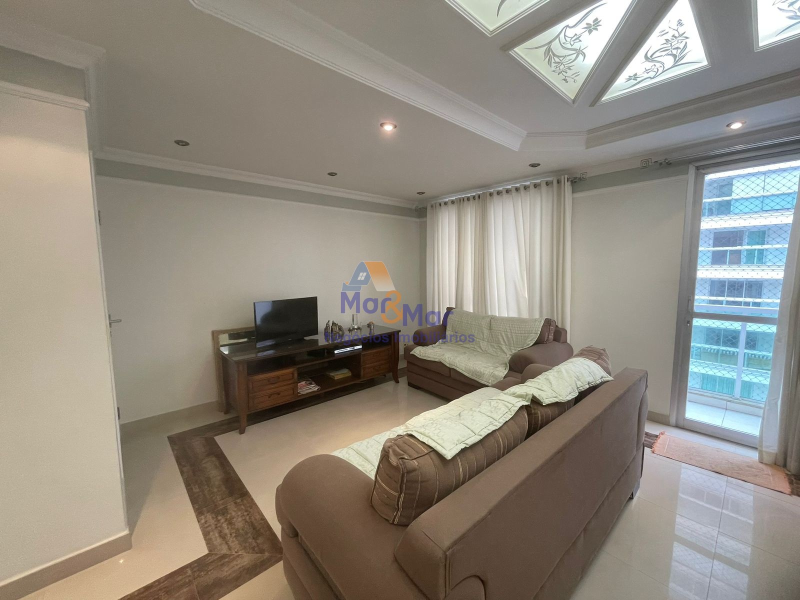 Apartamento na Praia das Pitangueiras, Guarujá - SP