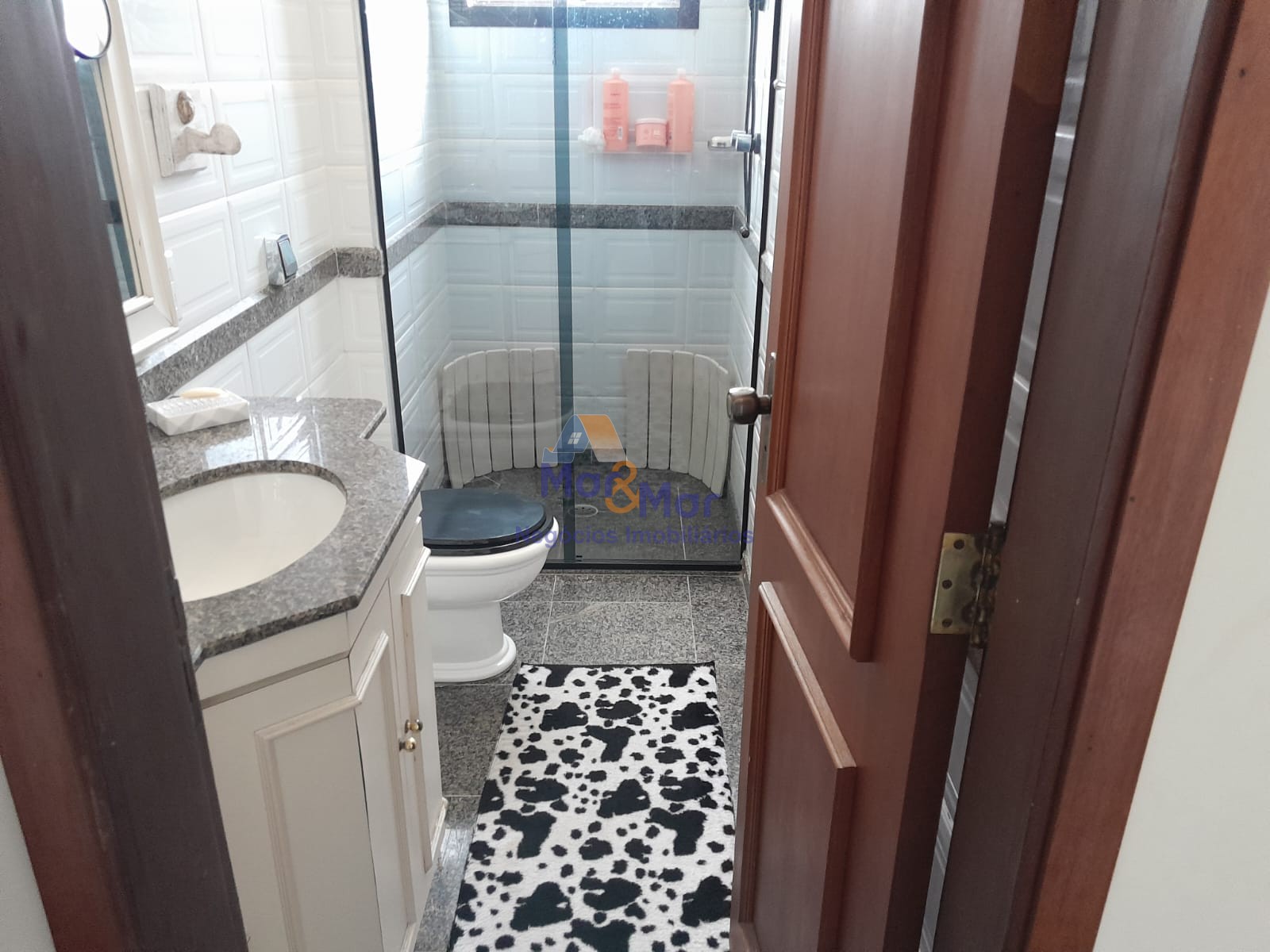 Apartamento na Praia da Enseada, Guarujá - SP