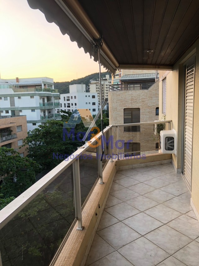 Apartamento na Praia da Enseada, Guarujá - SP