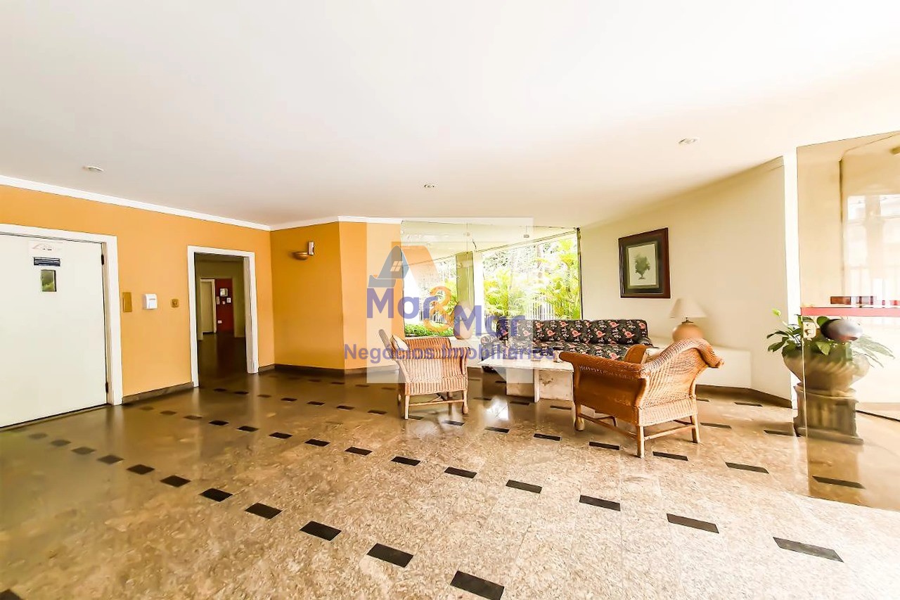 Apartamento na Praia das Pitangueiras, Guarujá - SP