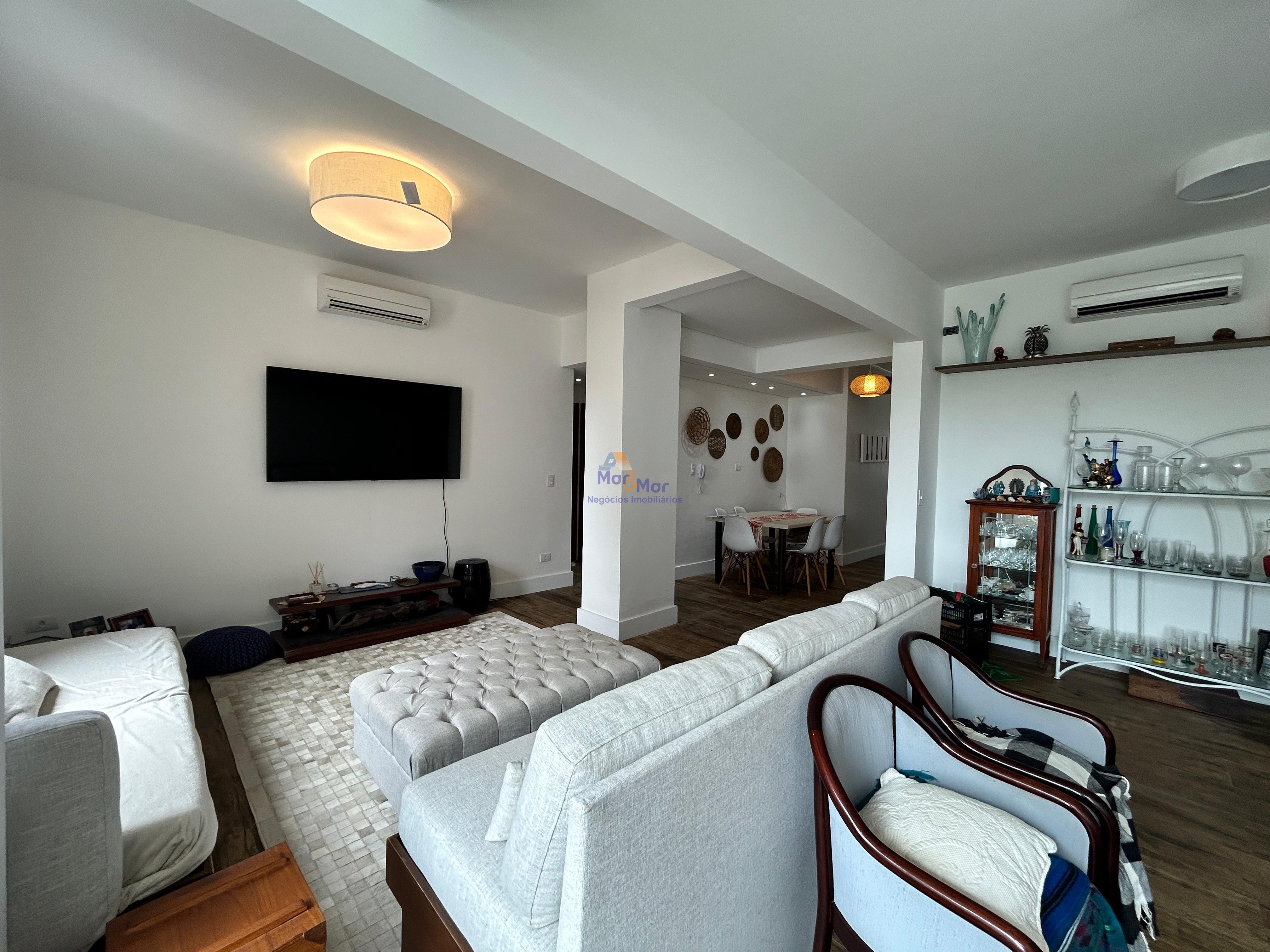 Apartamento na Praia das Pitangueiras, Guarujá - SP