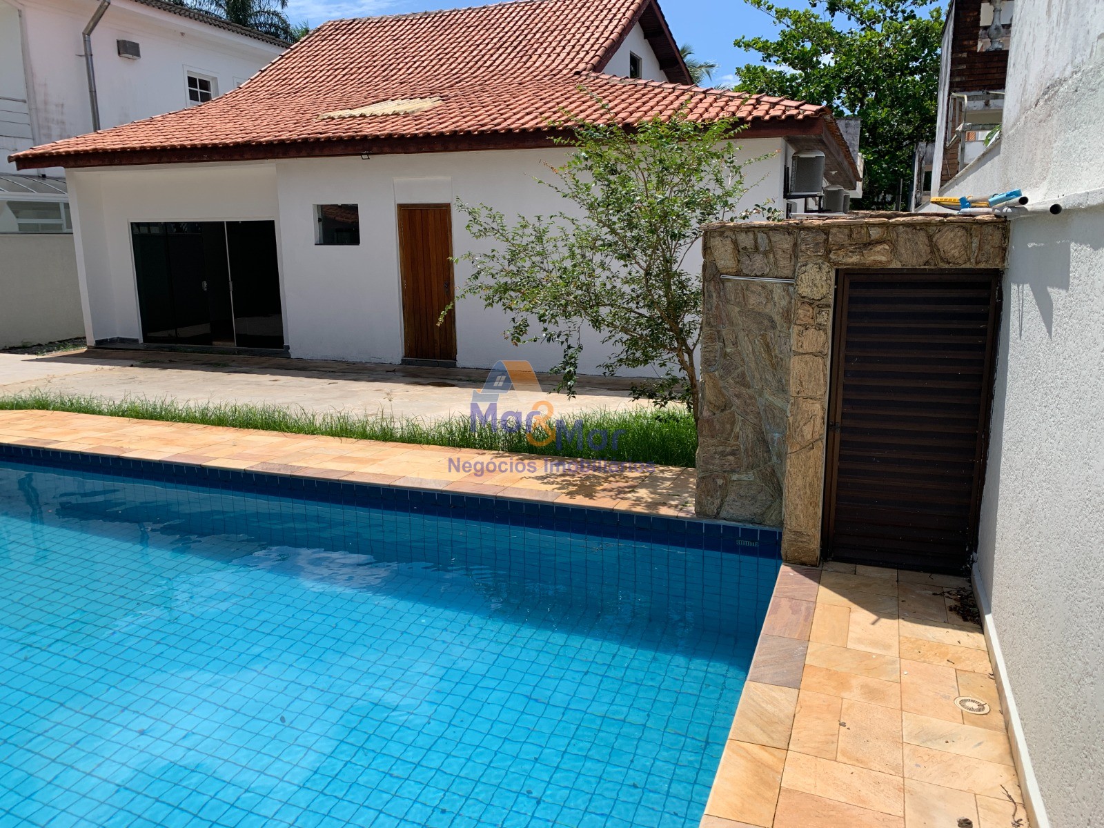 Casa em alvenaria GUARUJÁ - SP