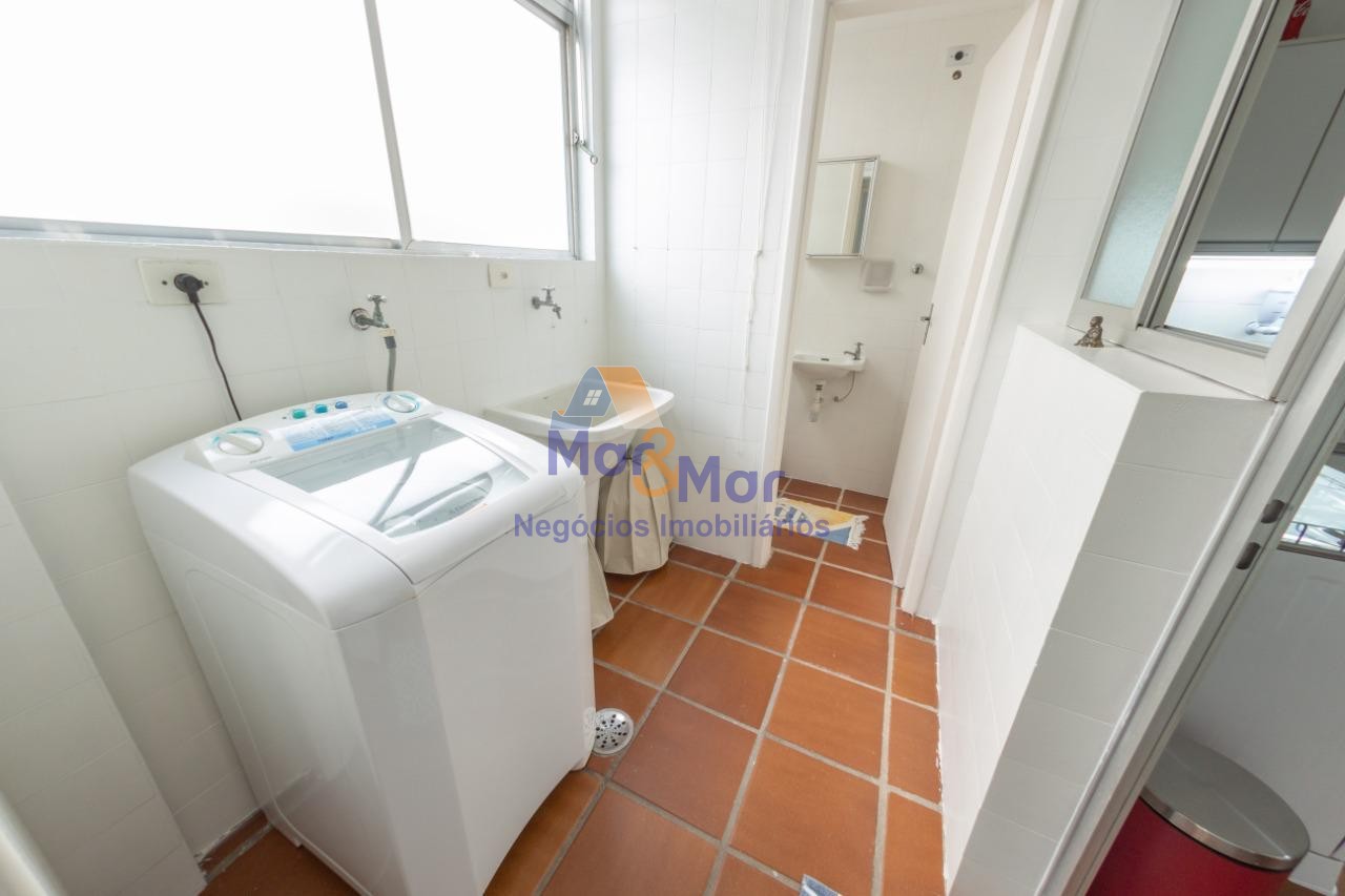 Apartamento na Praia da Enseada, Guarujá - SP