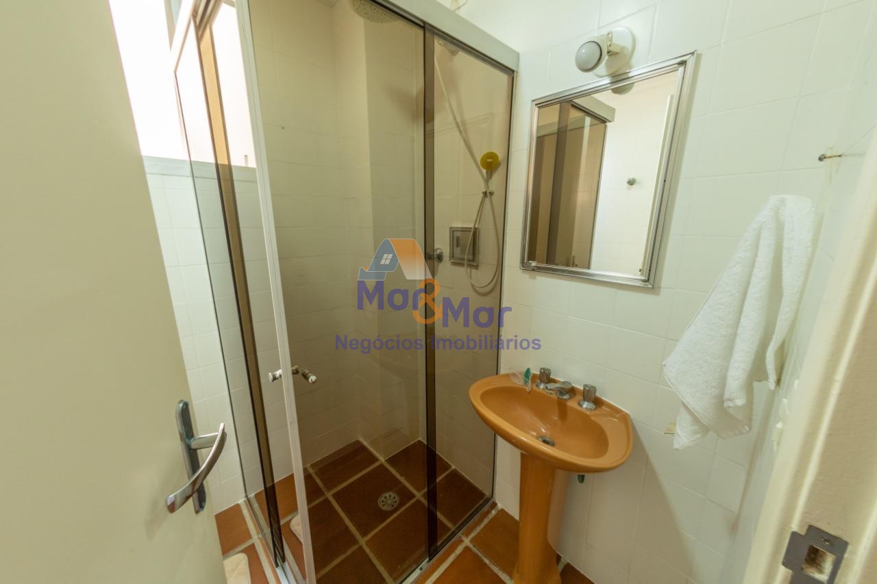 Apartamento na Praia da Enseada, Guarujá - SP