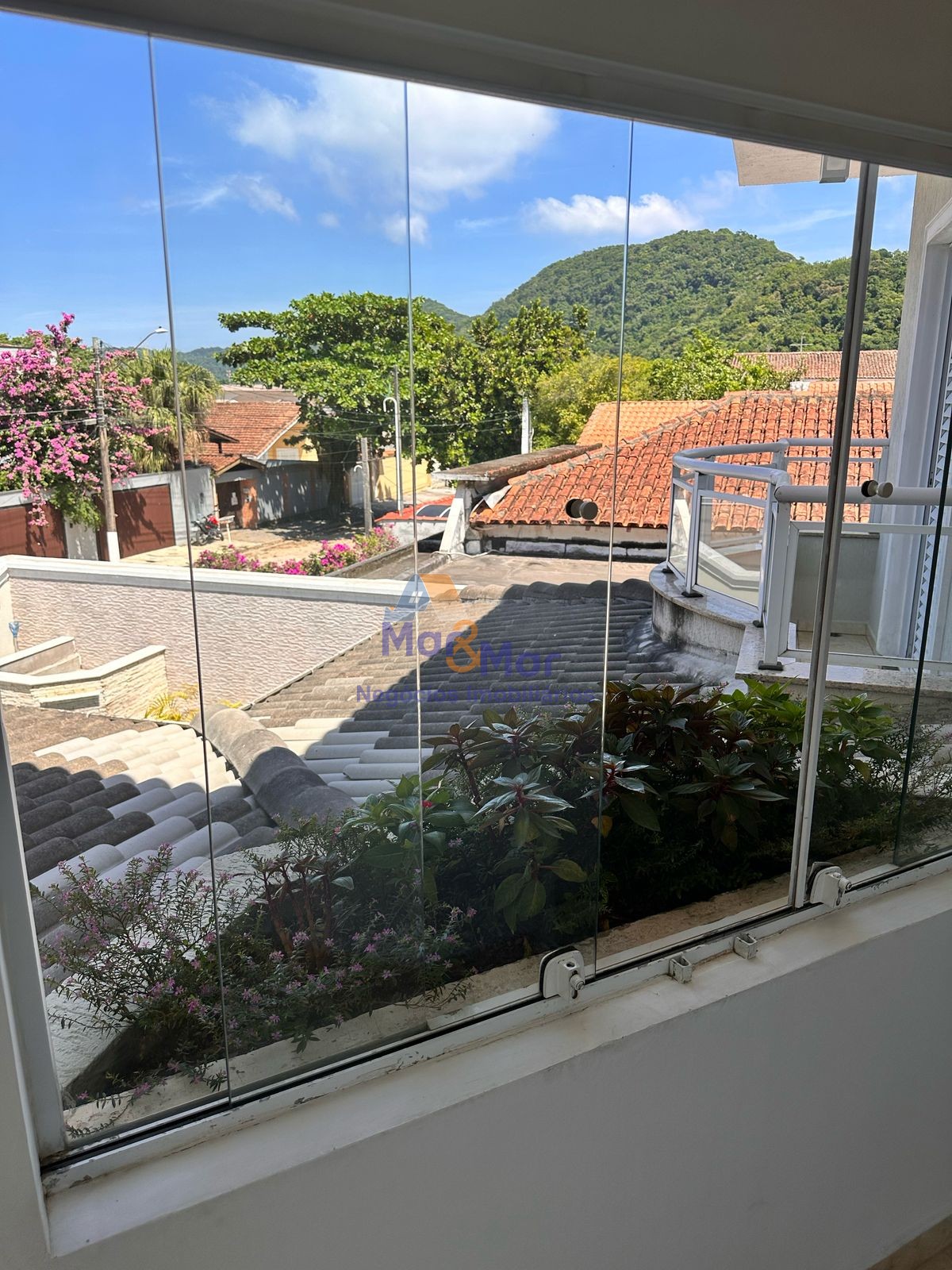 Casa à Venda Praia do Tombo - GUARUJÁ - SP