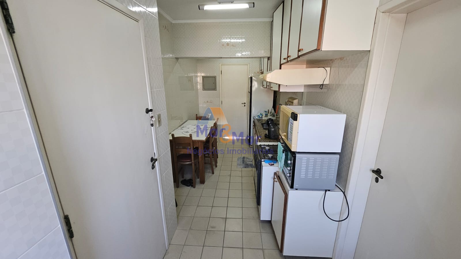 Apartamento na Praia das Astúrias, Guarujá - SP
