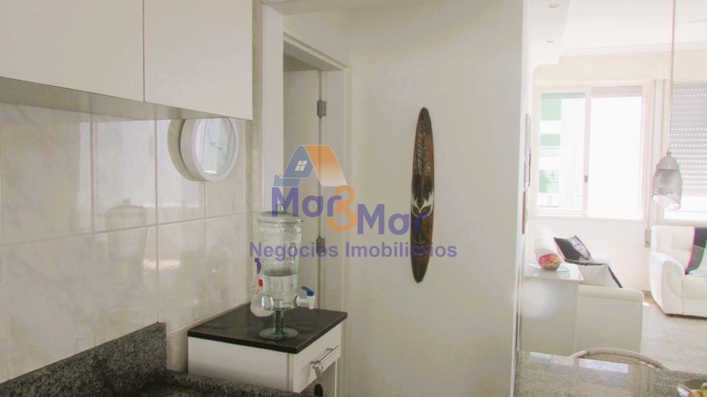 Apartamento na Praia das Pitangueiras, Guarujá - SP