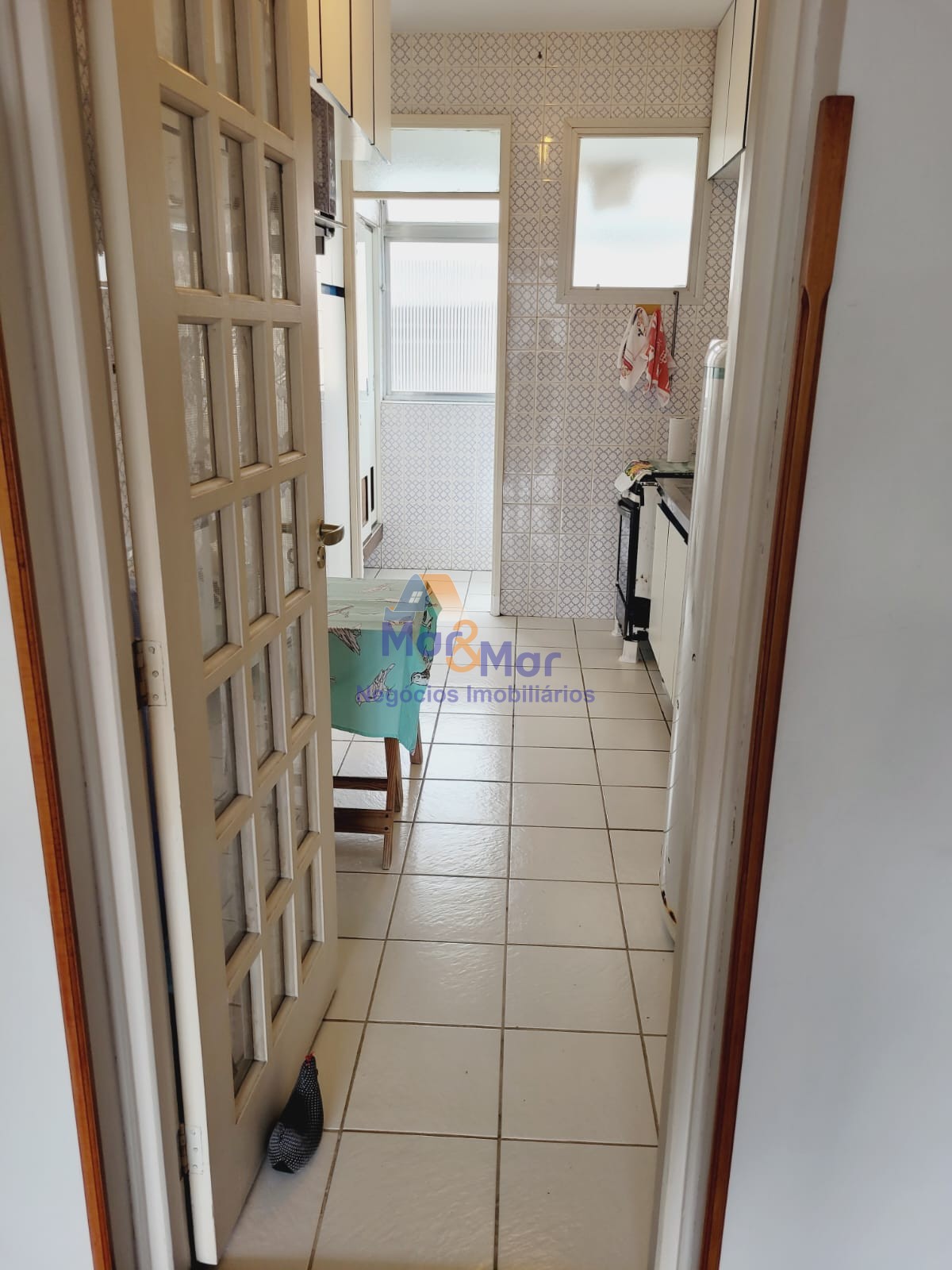 Apartamento na Praia das Pitangueiras, Guarujá - SP