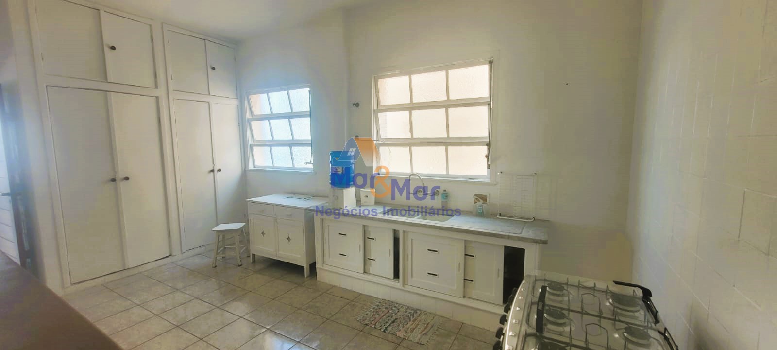 Apartamento Frente ao Mar nas Pitangueiras, Guarujá - SP