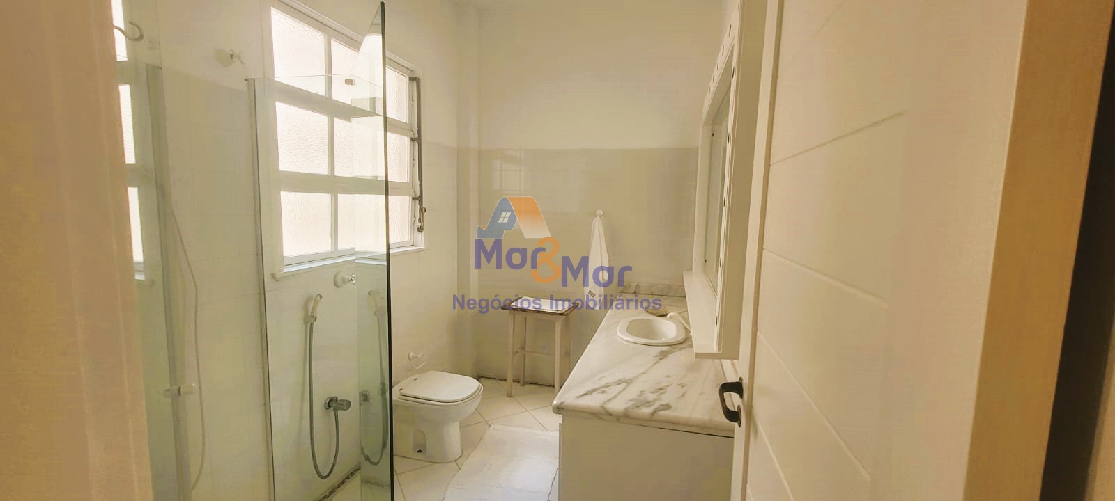 Apartamento Frente ao Mar nas Pitangueiras, Guarujá - SP