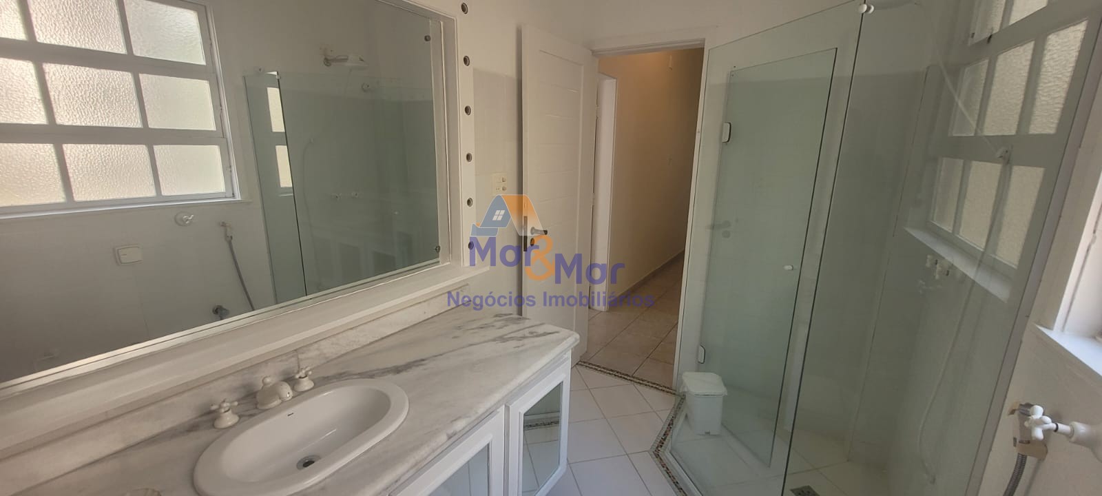 Apartamento Frente ao Mar nas Pitangueiras, Guarujá - SP