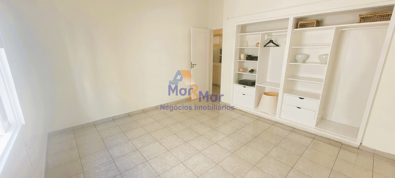 Apartamento Frente ao Mar nas Pitangueiras, Guarujá - SP