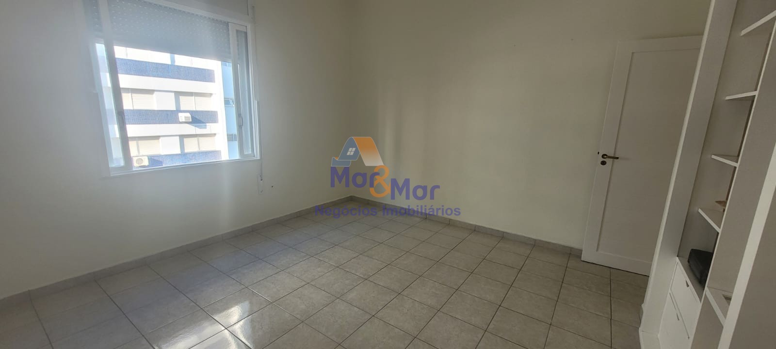Apartamento Frente ao Mar nas Pitangueiras, Guarujá - SP