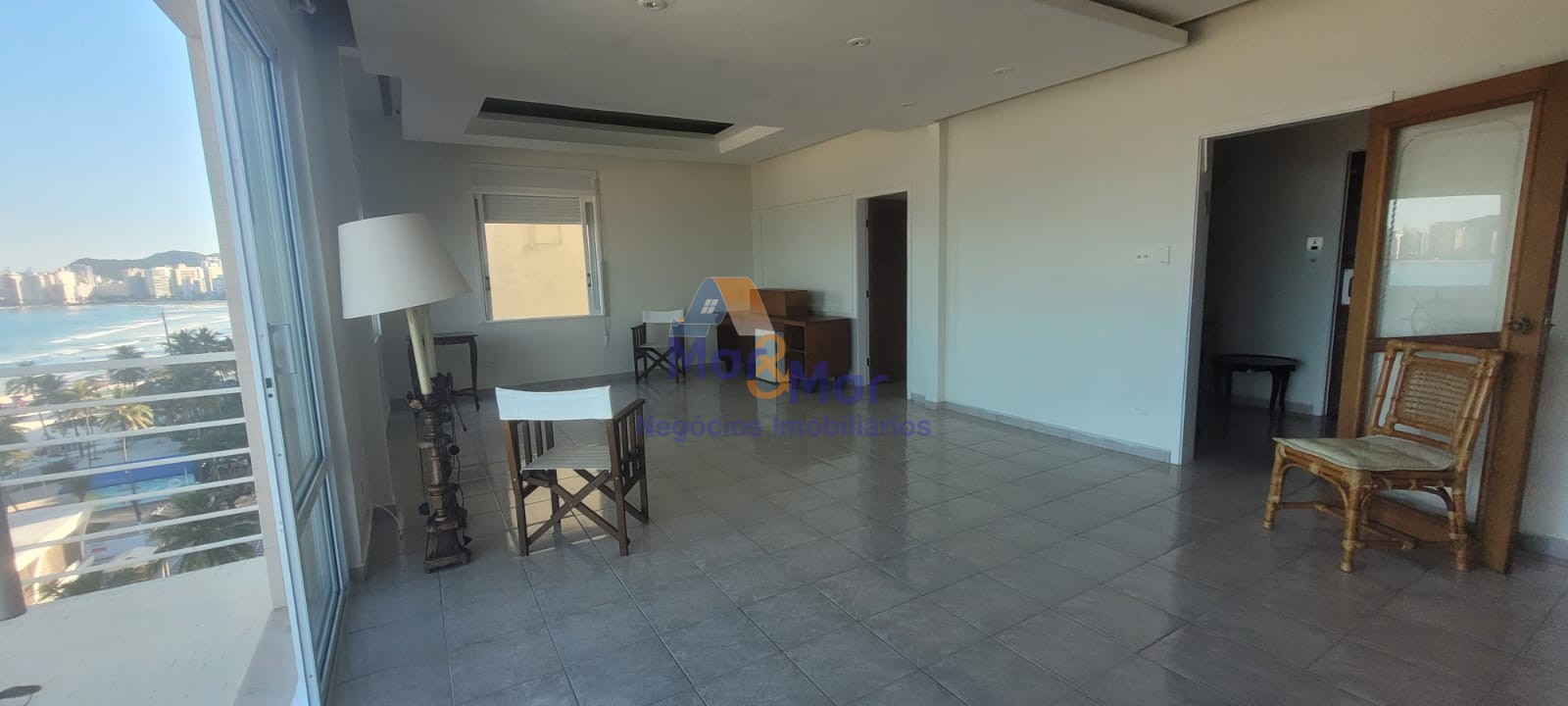 Apartamento Frente ao Mar nas Pitangueiras, Guarujá - SP