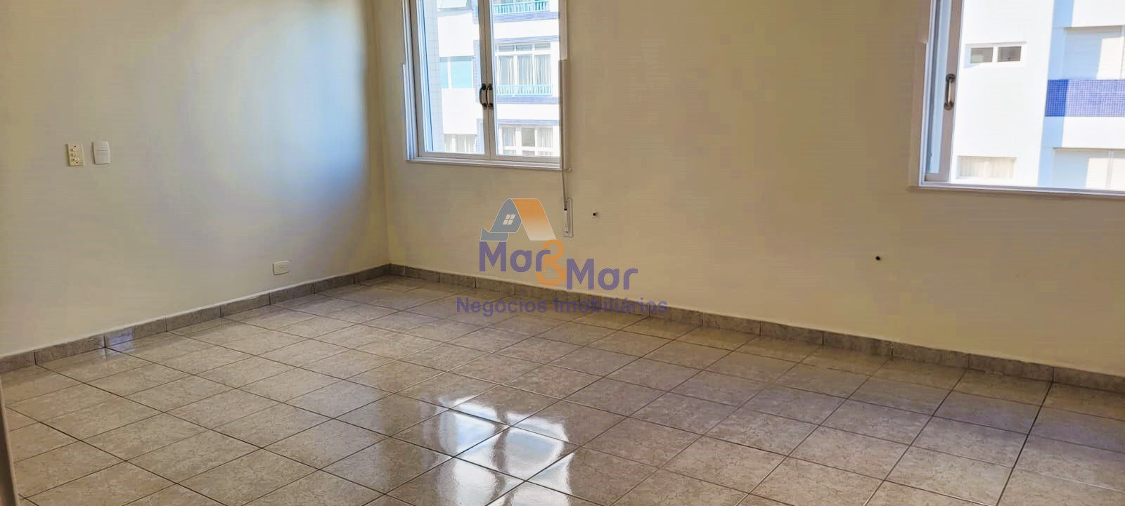 Apartamento Frente ao Mar nas Pitangueiras, Guarujá - SP