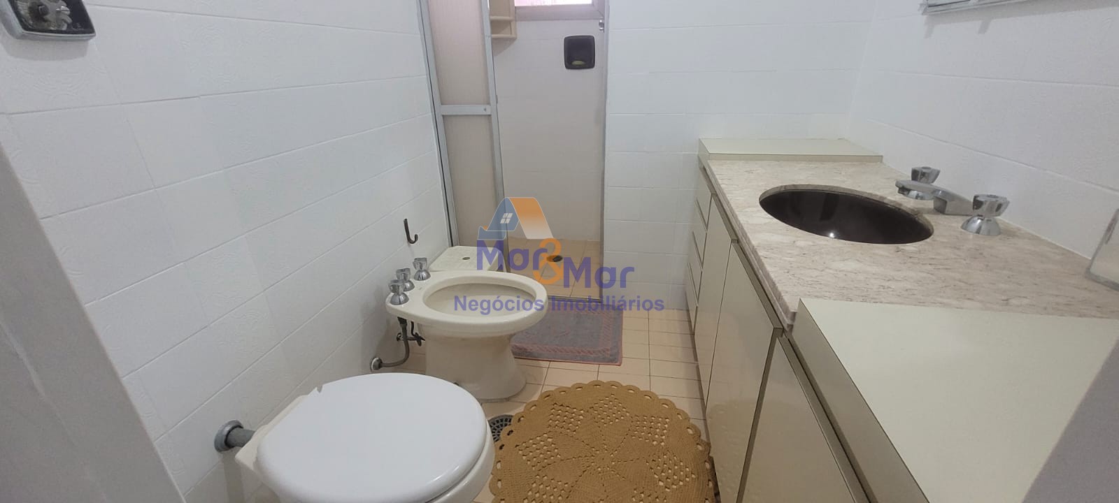 Apartamento Frente ao Mar nas Pitangueiras, Guarujá - SP