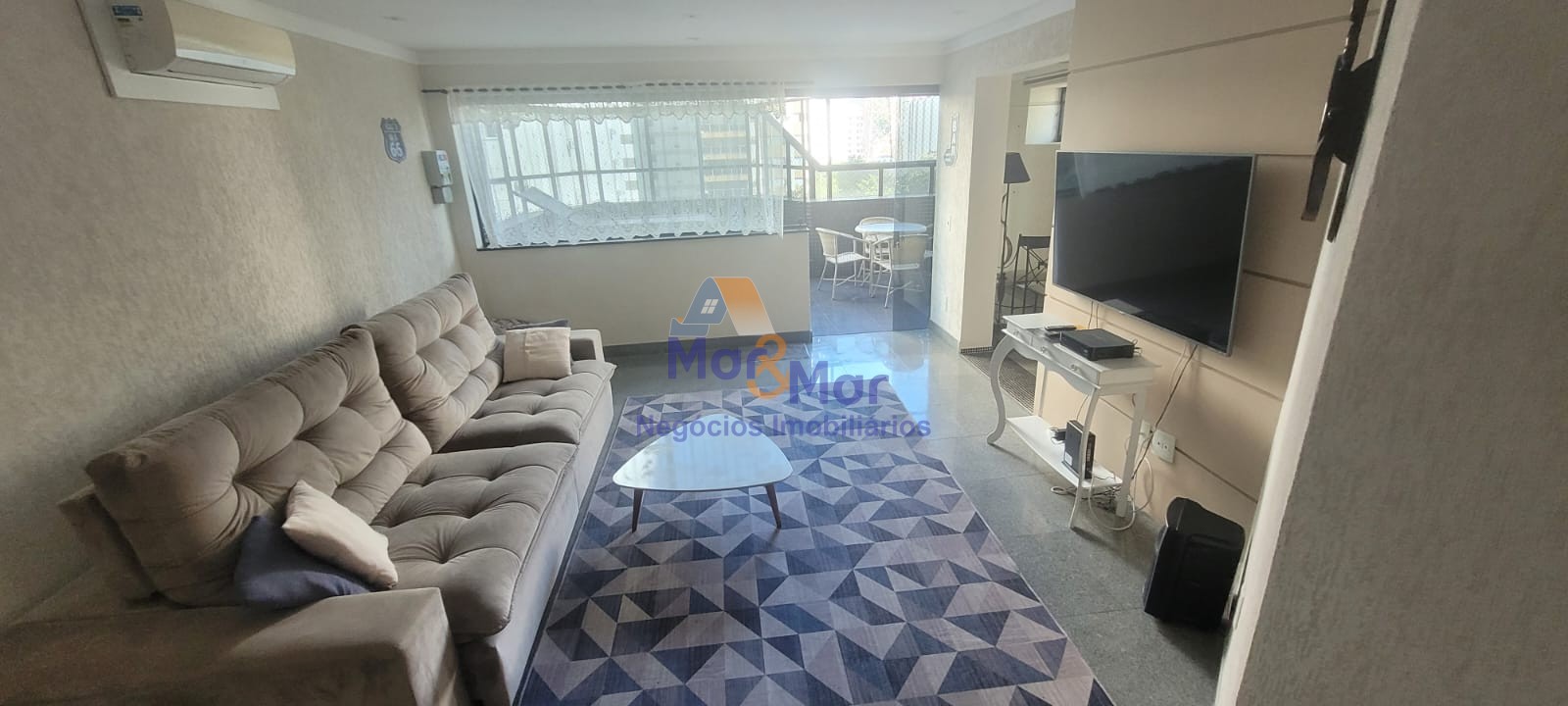 Duplex à Venda na Praia das Pitangueiras - Guarujá
