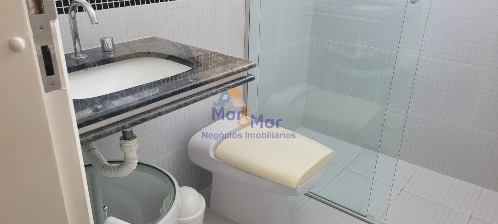 Duplex à Venda na Praia das Pitangueiras - Guarujá
