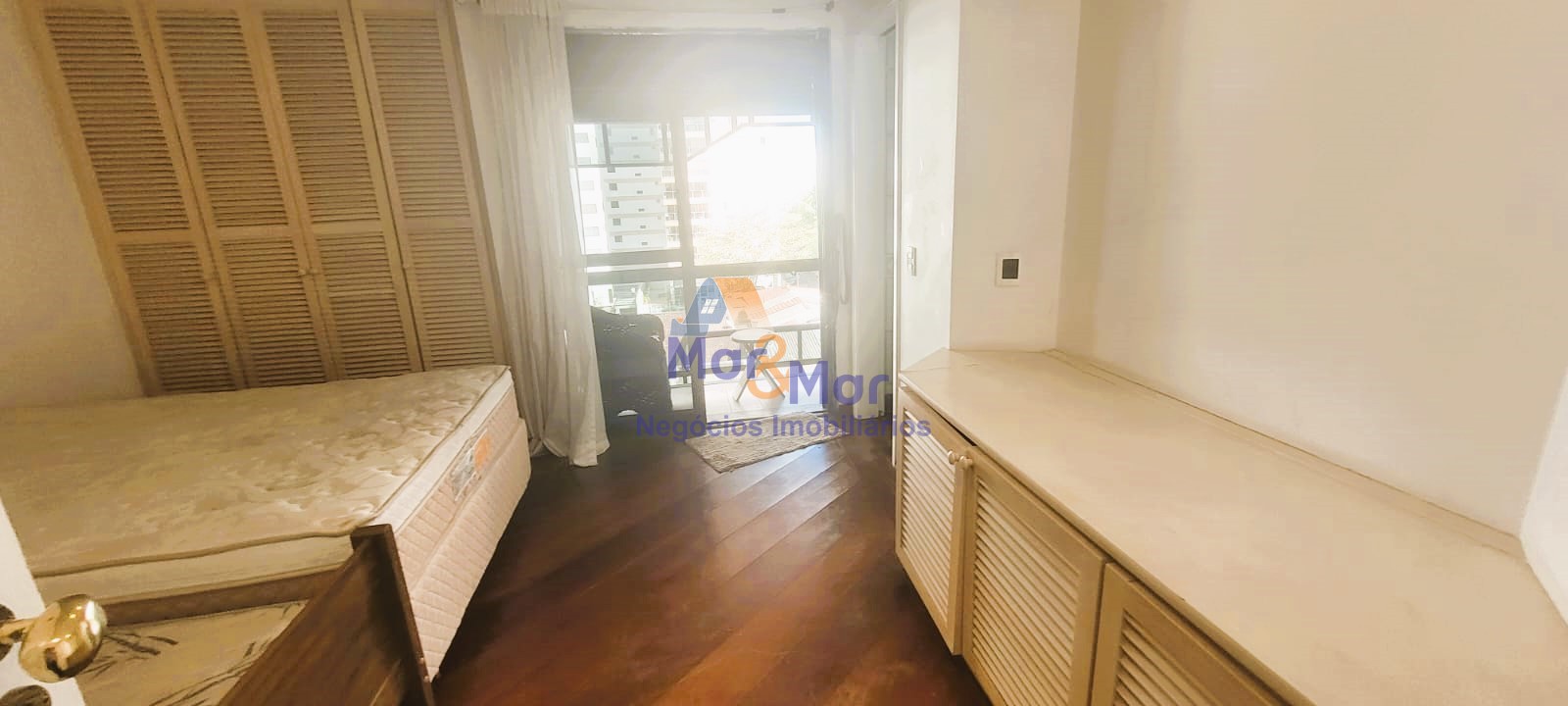 Apartamento Duplex na Praia das Pitangueiras!