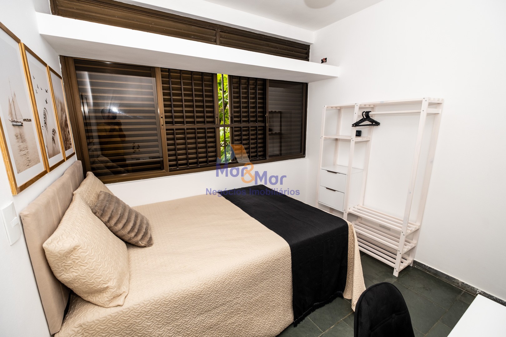Apartamento na Praia da Enseada, Guarujá - SP