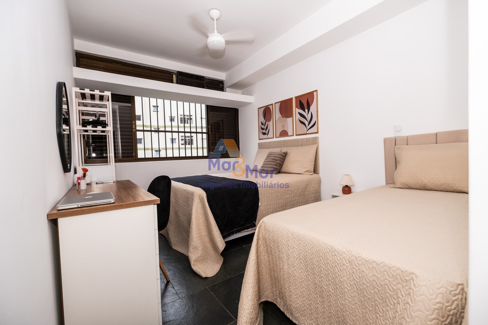Apartamento na Praia da Enseada, Guarujá - SP