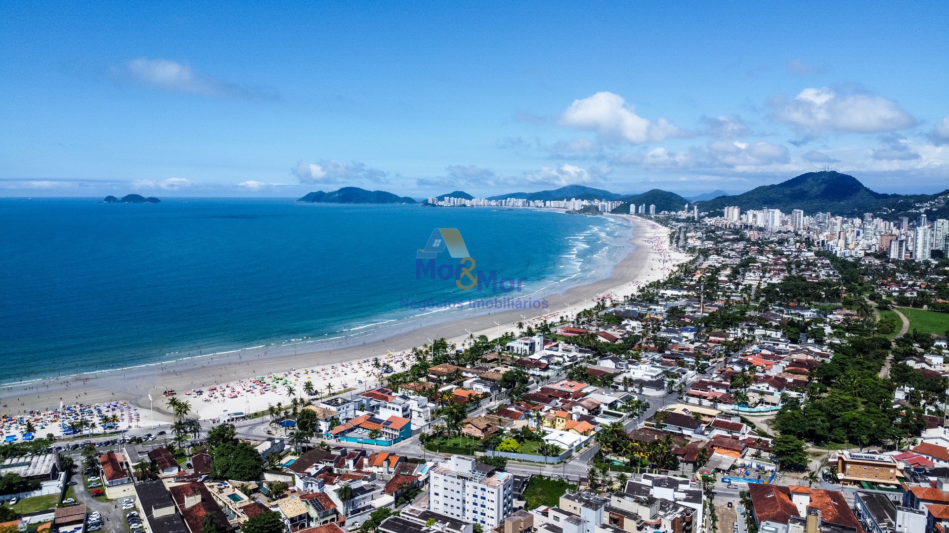 Apartamento na Praia da Enseada, Guarujá - SP