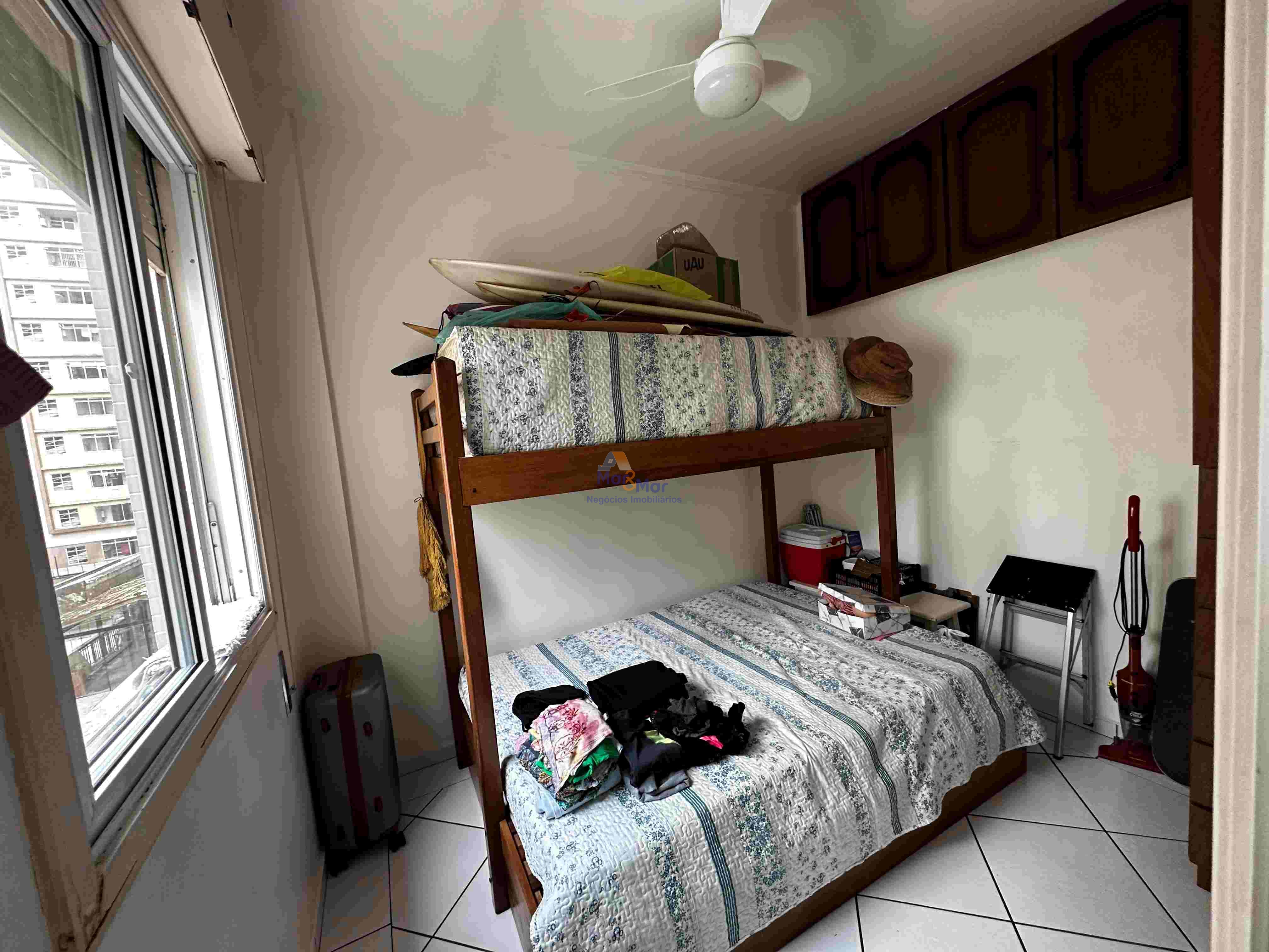 Apartamento na Praia das Pitangueiras, Guarujá - SP