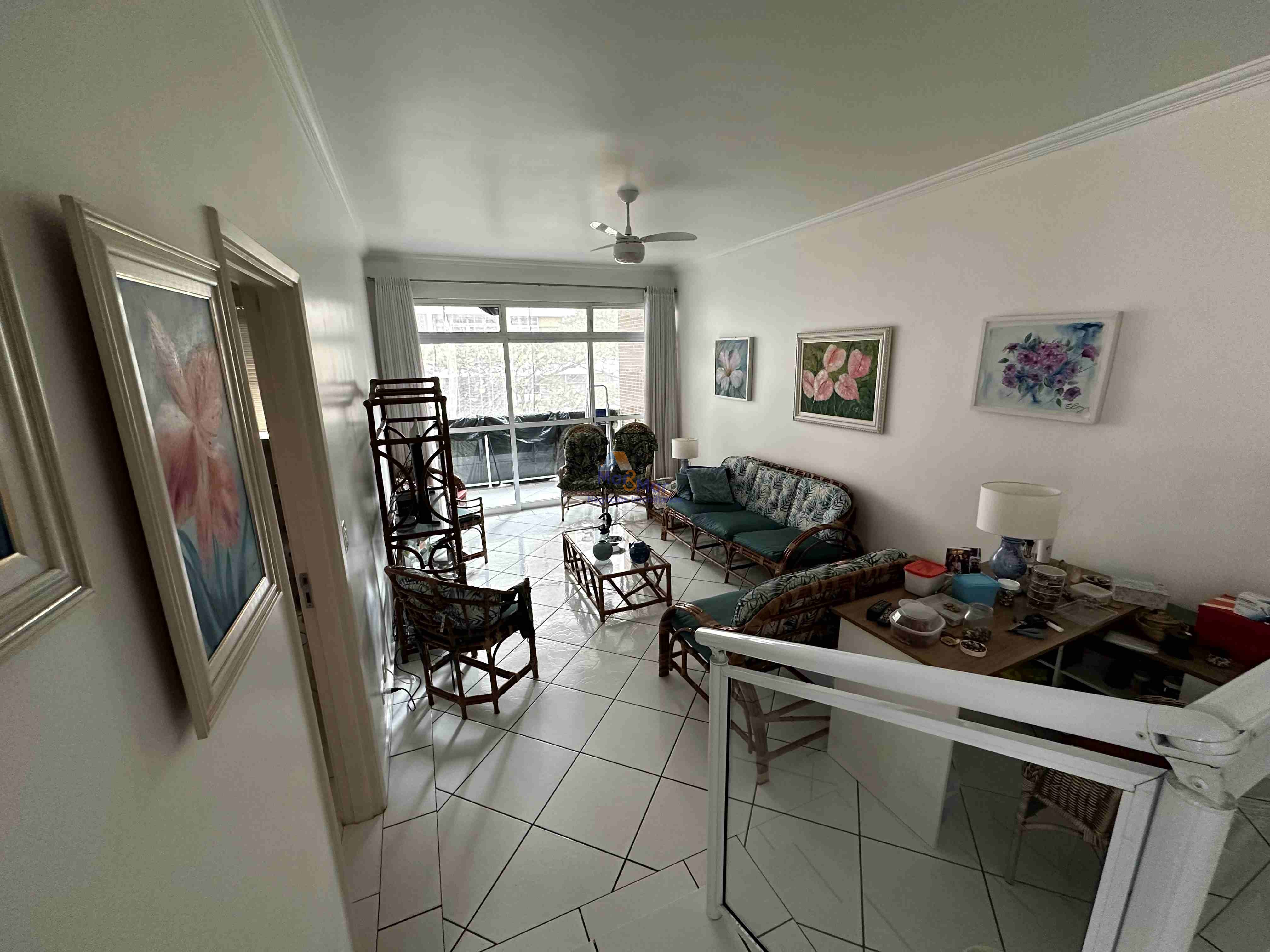 Apartamento na Praia das Pitangueiras, Guarujá - SP