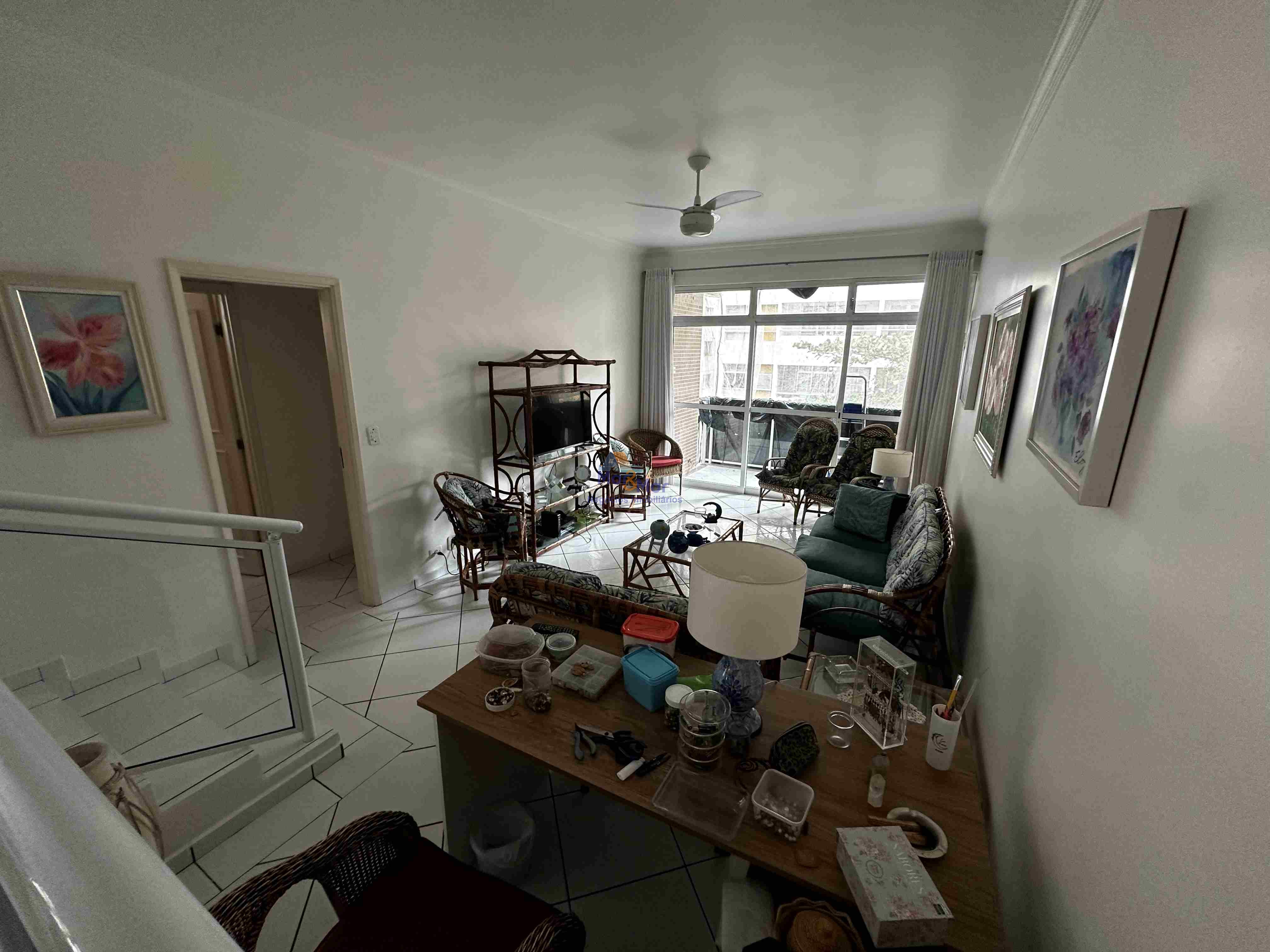 Apartamento na Praia das Pitangueiras, Guarujá - SP